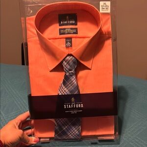 Stafford men’s dress shirt and tie set